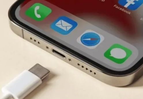 雷波苹果15维修分享iPhone15改USB-C接口后能和安卓用户互借充电器吗 